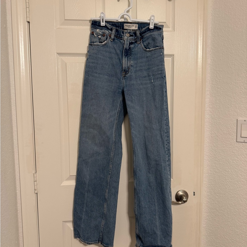 Abercrombie & Fitch 90’s Relaxed High Rise Jean